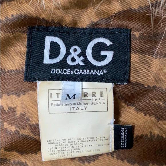 D&G (Dolce & Gabbana) Vintage denim jacket with genuine fur detachable collar. - Picture 6 of 6
